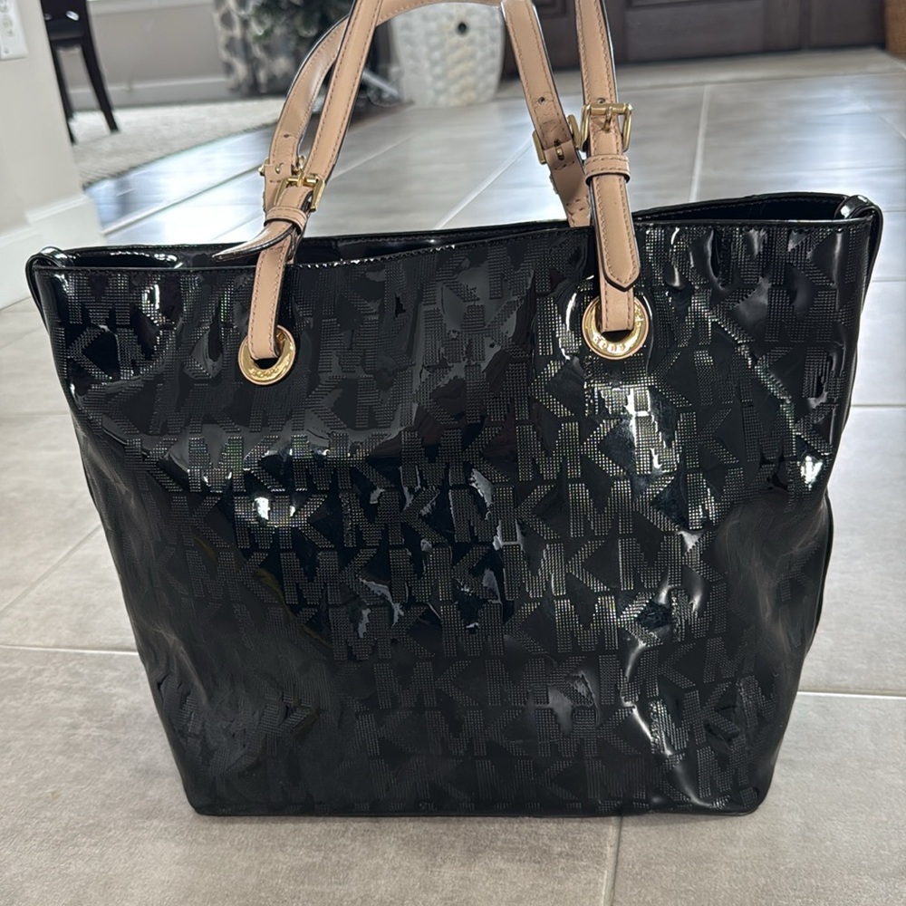 Michael Kors Jet Set Signature Black Patent Leather Tote Bag With Tan Straps